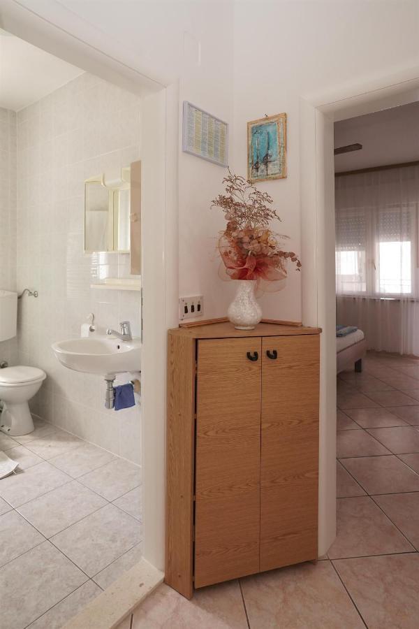 Apartments Mare Trogir Quarto foto