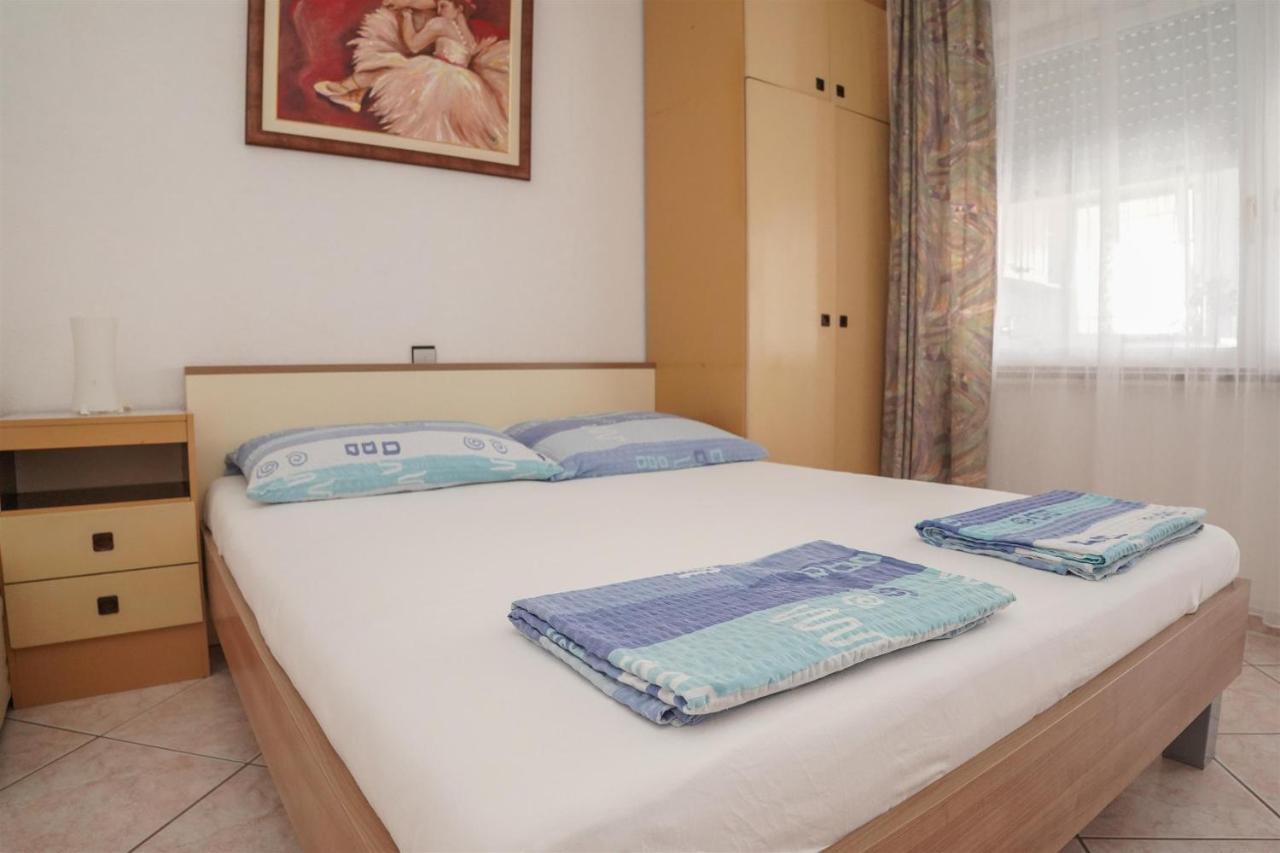 Apartments Mare Trogir Quarto foto